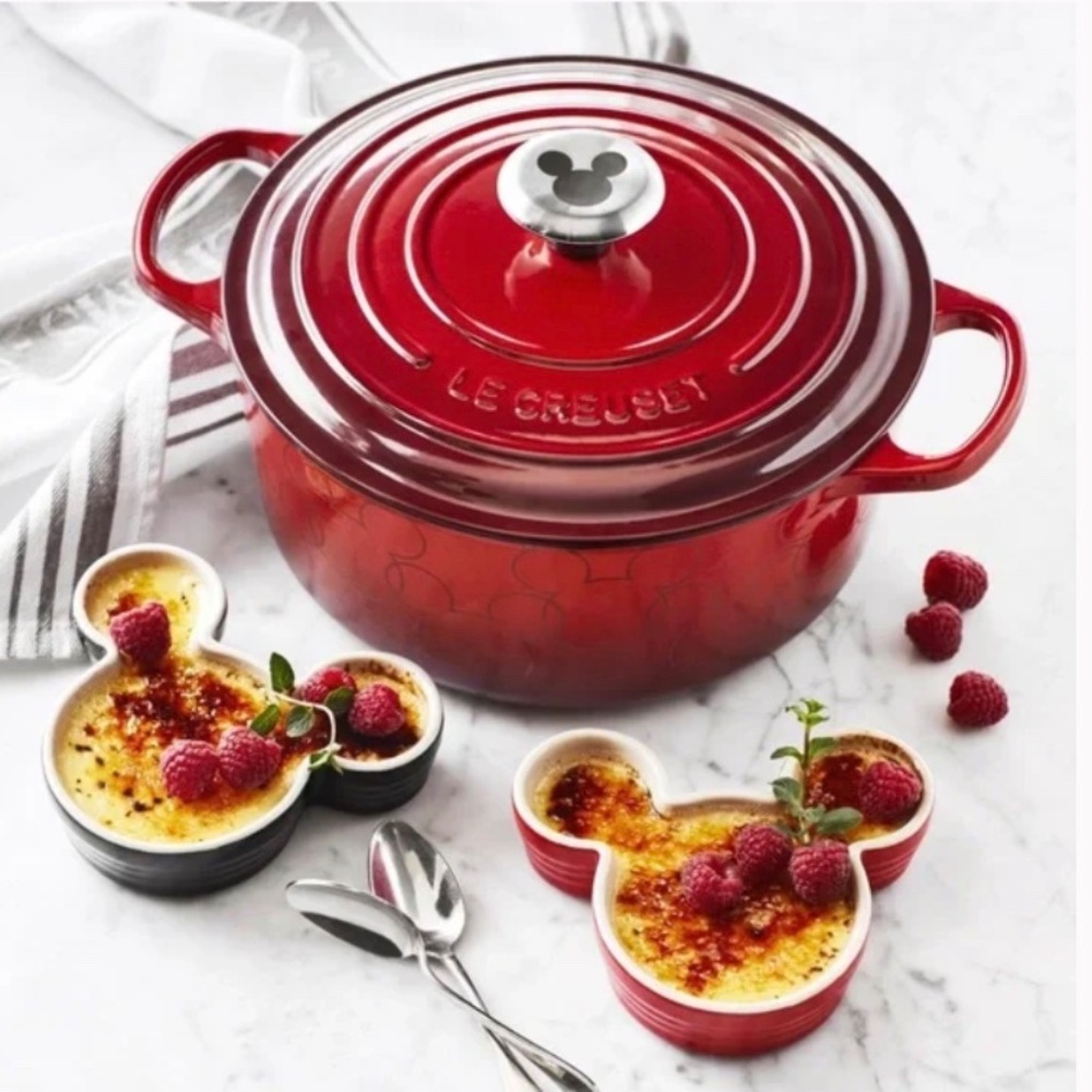 Williams Sonoma Le Creuset Disney Mickey Mouse Stoneware Ramekins - Picture 12 of 12